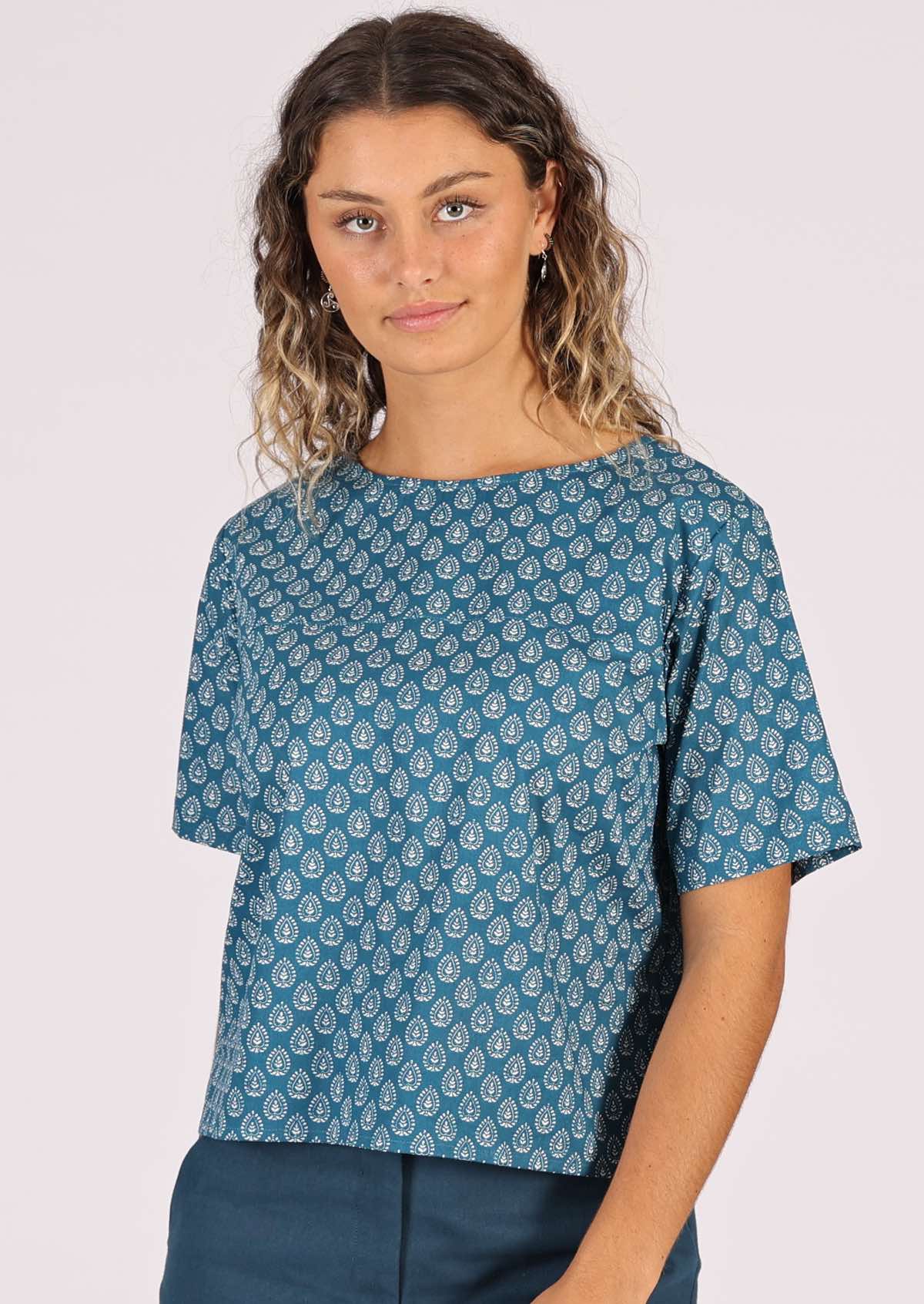 Relaxed fit cotton top with delicate white print on blue