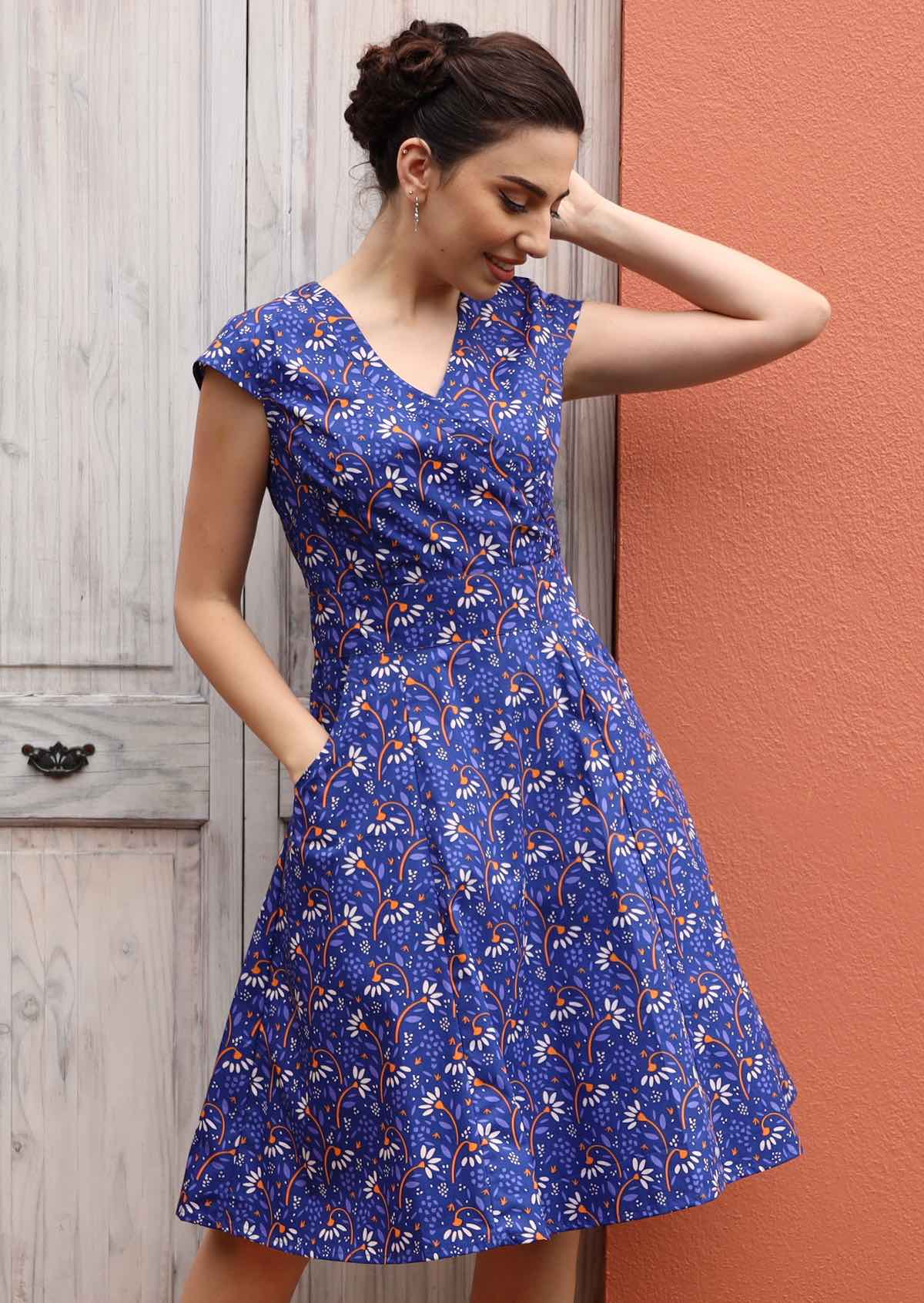 Retro cotton dress with cap sleeves and pockets