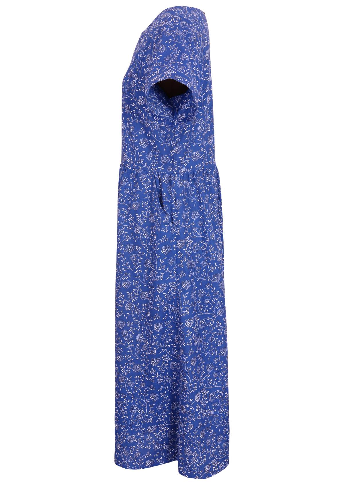 Blue floral dress made of 100% cotton with pockets and a round neckline. 