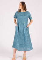 Cotton relaxed fit short sleeve dress with pockets