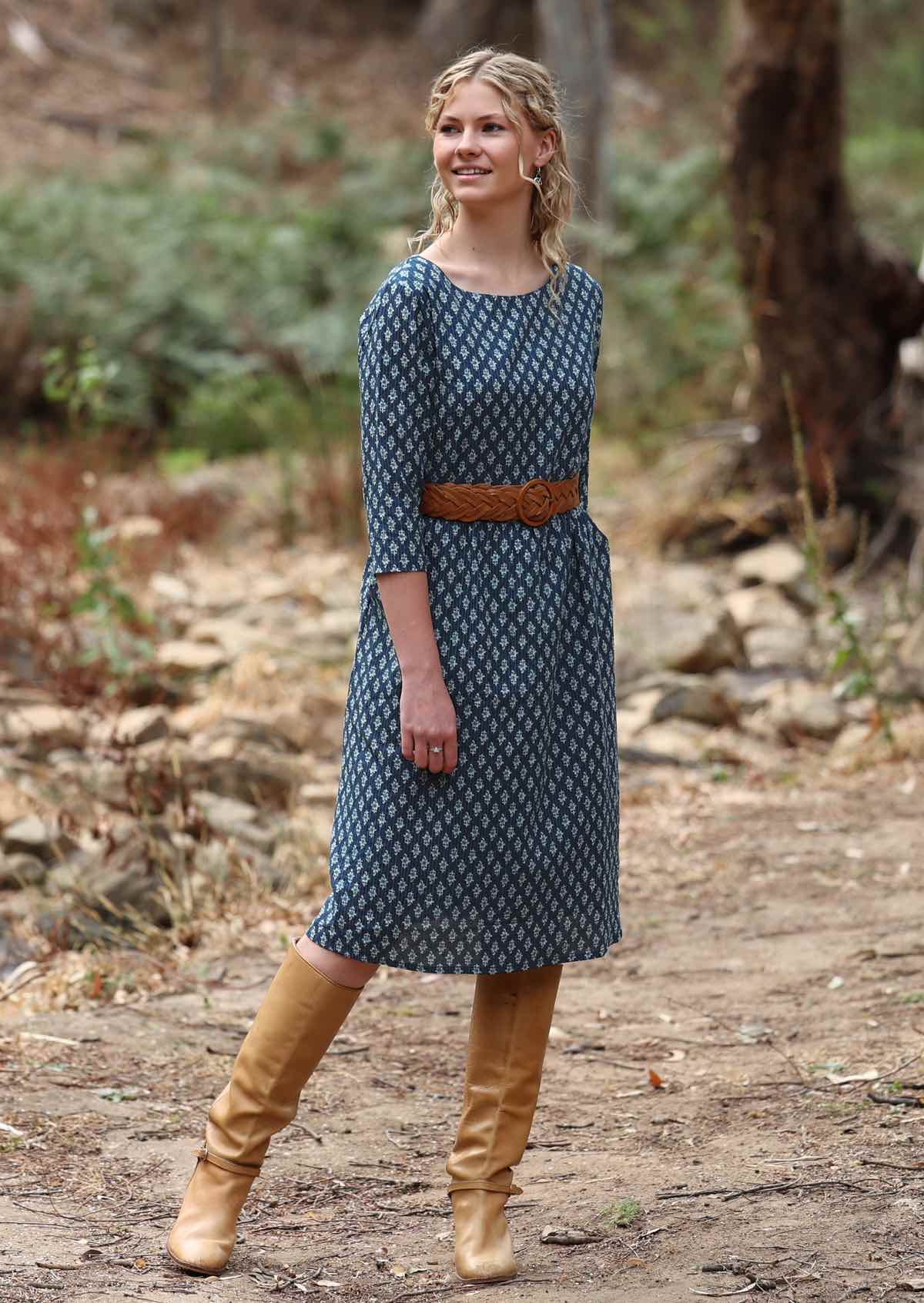 Cotton dress with 3/4 sleeves looks great belted