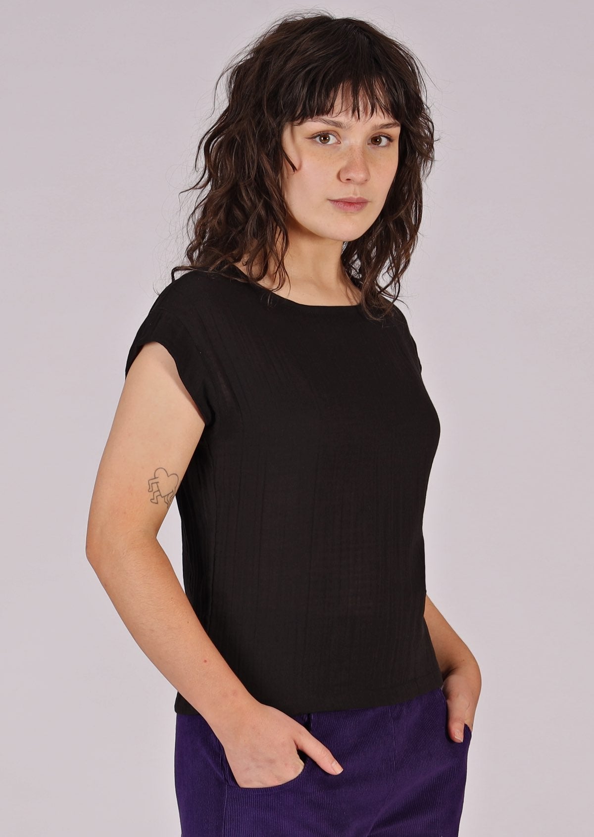 Double cotton top with round neckline and cap sleeves