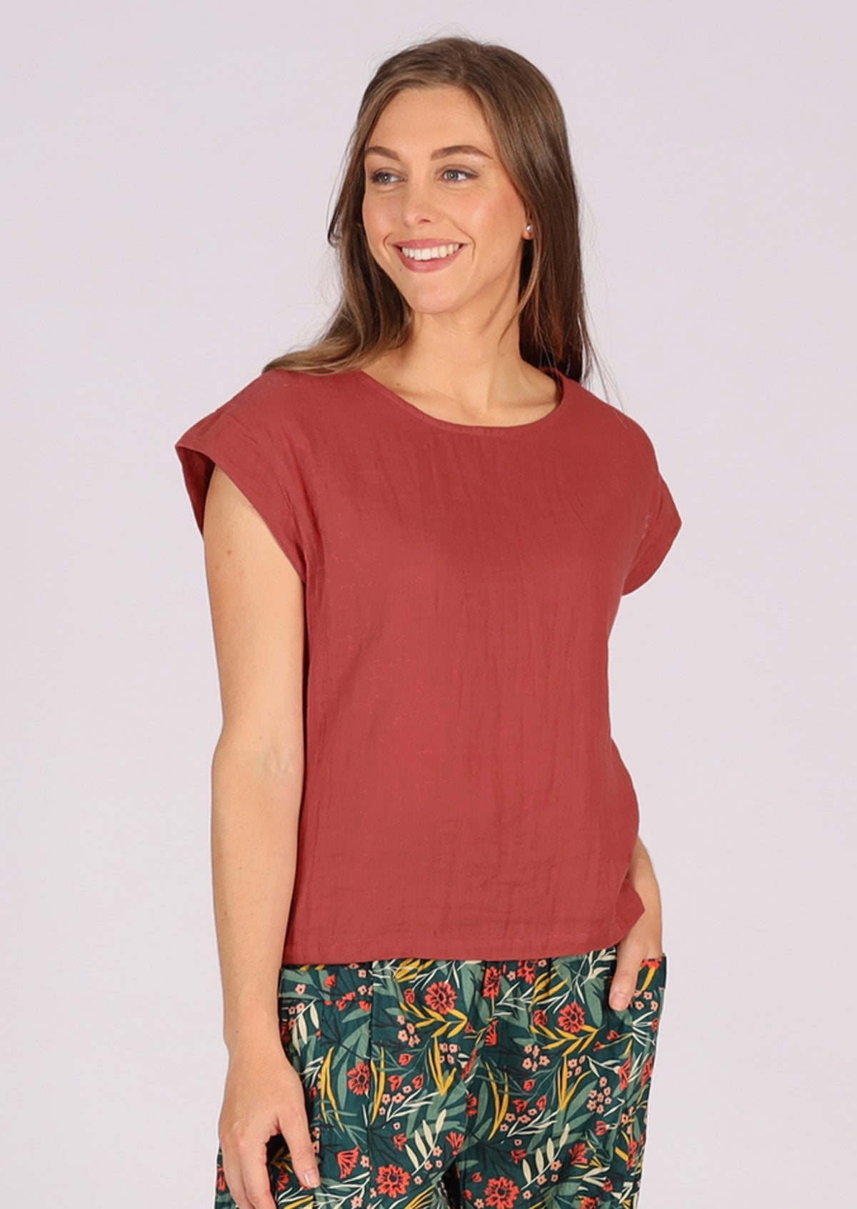 Cap sleeves, round neck, cotton top sits on hips
