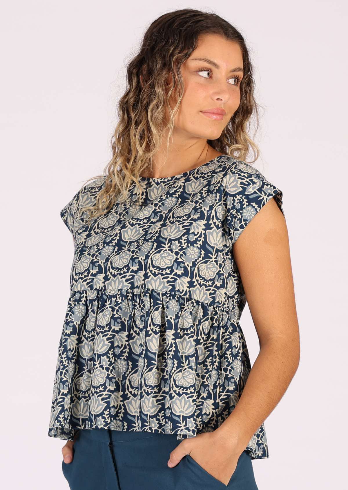 Lightweight cotton relaxed fit top with high round neckline