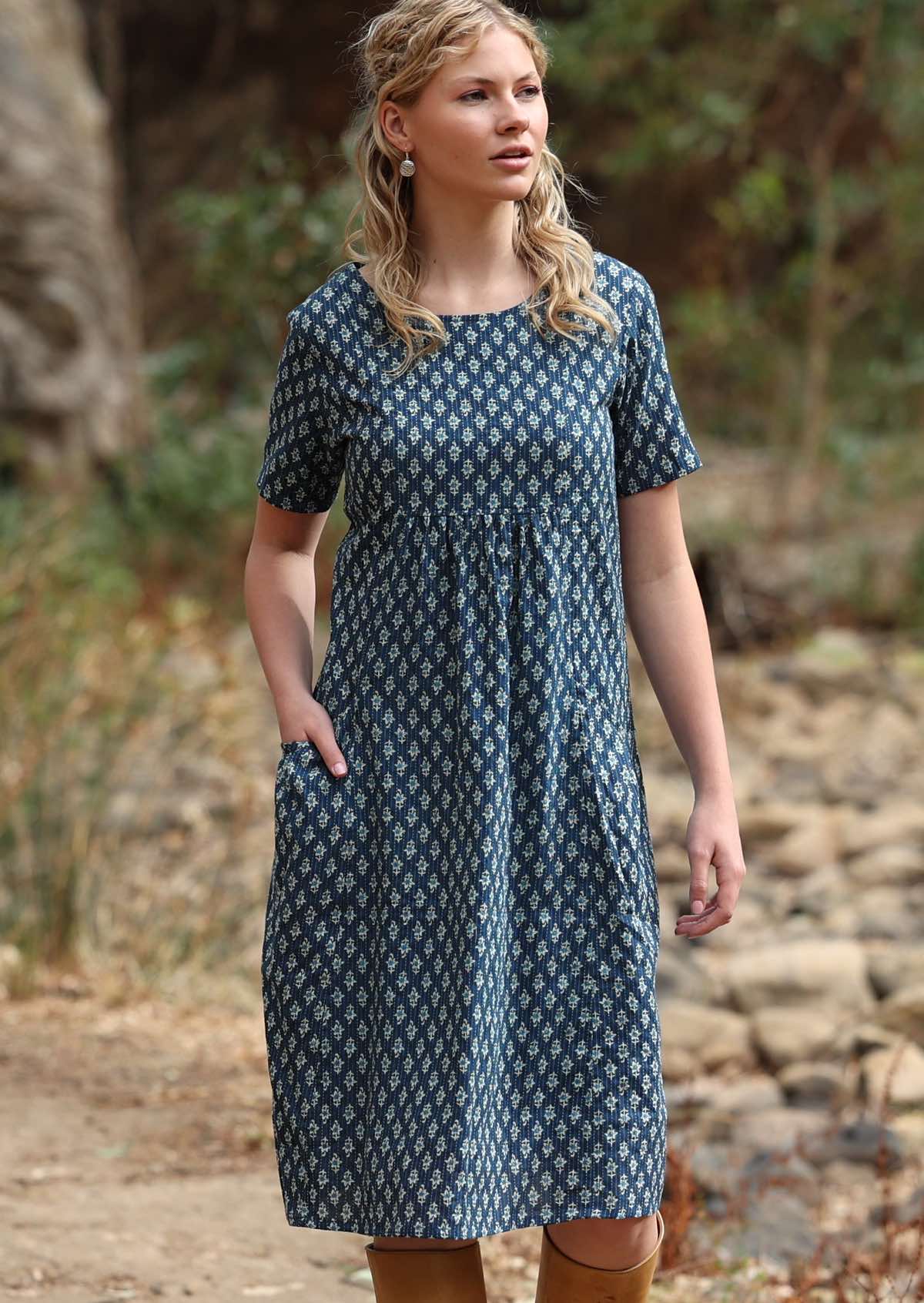 Lightweight cotton with lining dress with T-shirt sleeves