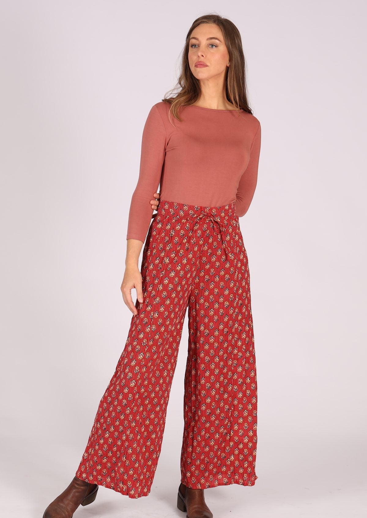 Wide leg cotton pants with pockets and drawstring