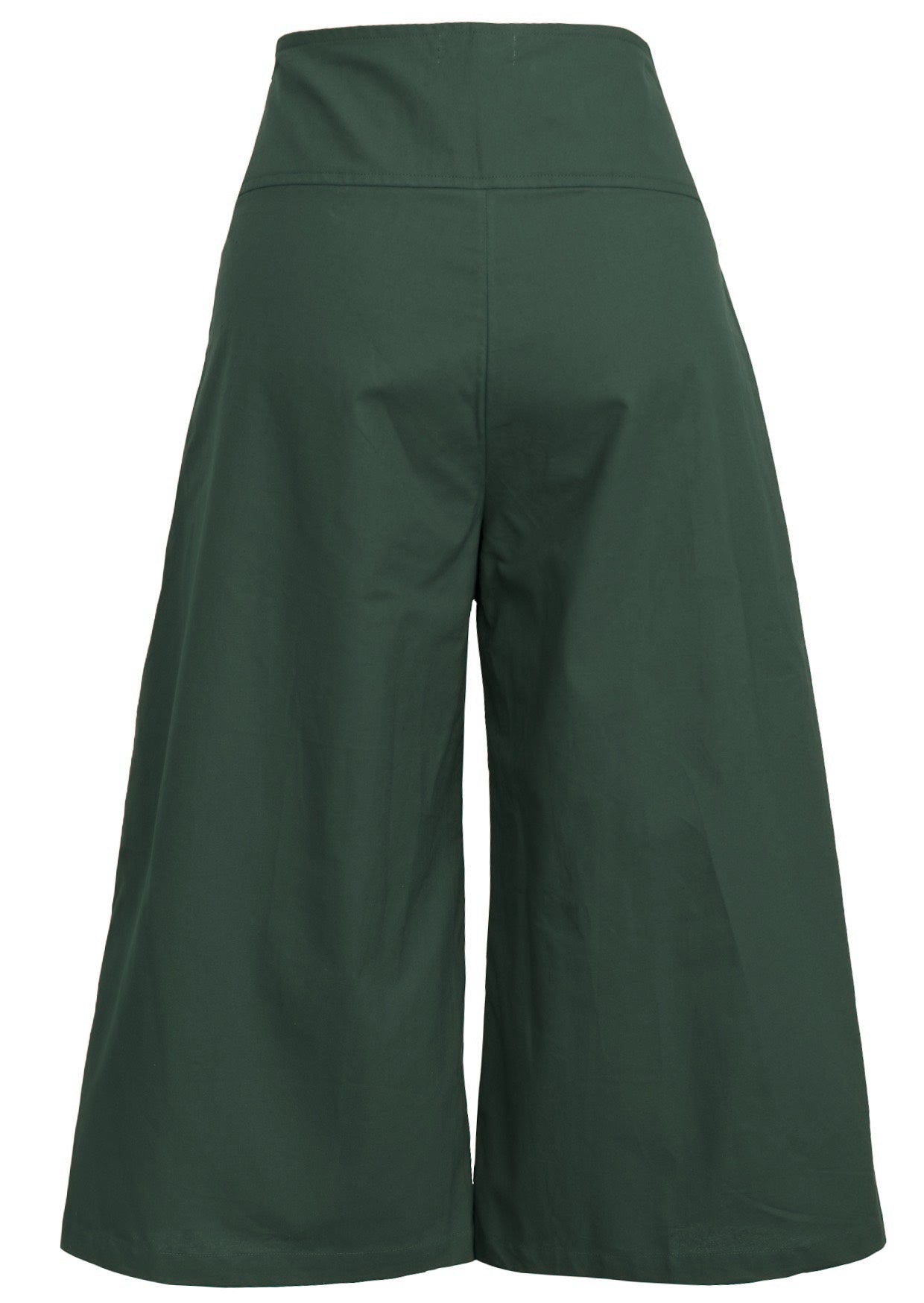 100% cotton, high waisted 3/4 length cotton pants with pockets 