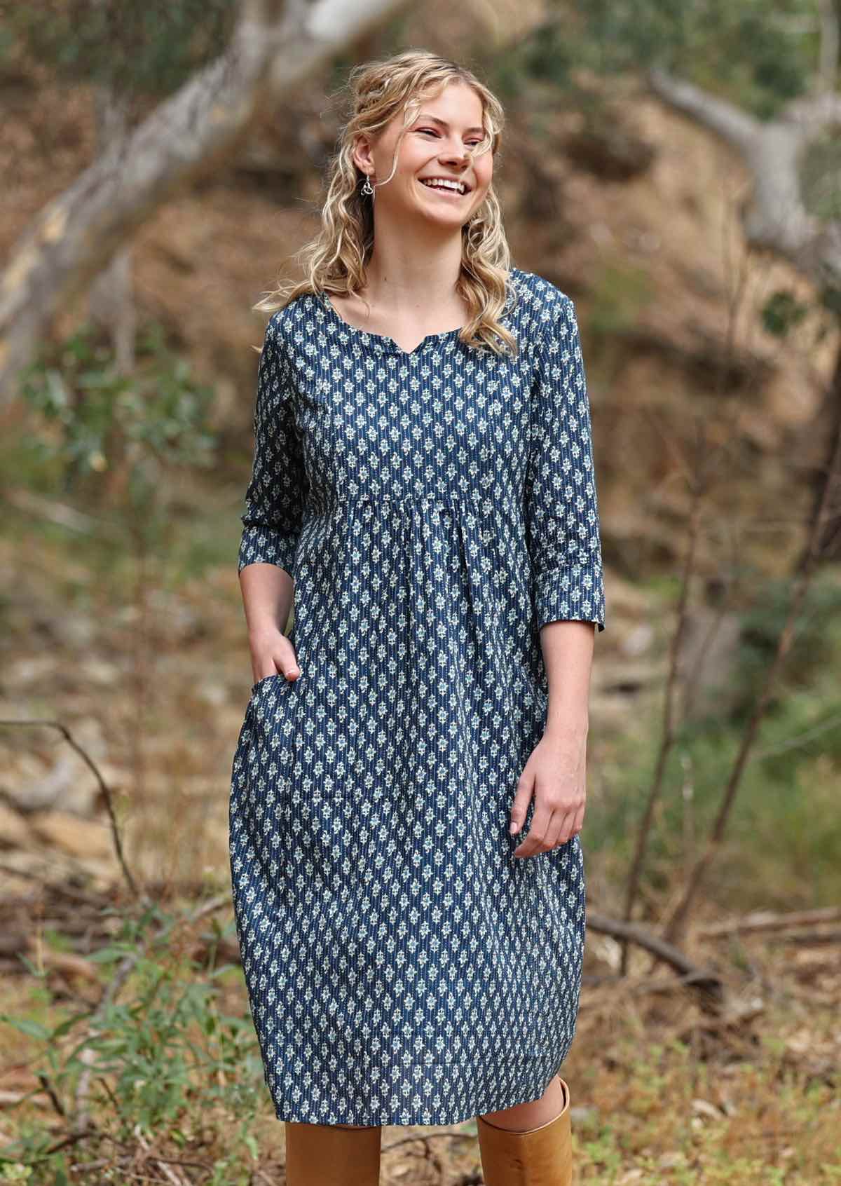 Relaxed fit cotton dress with 3/4 sleeves with detailed cuff