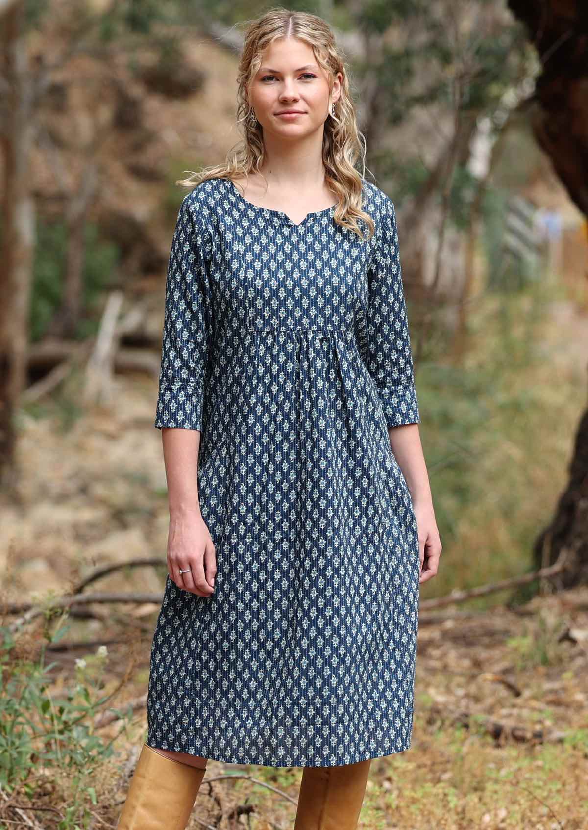 Lined cotton dress with 3/4 sleeves and pockets