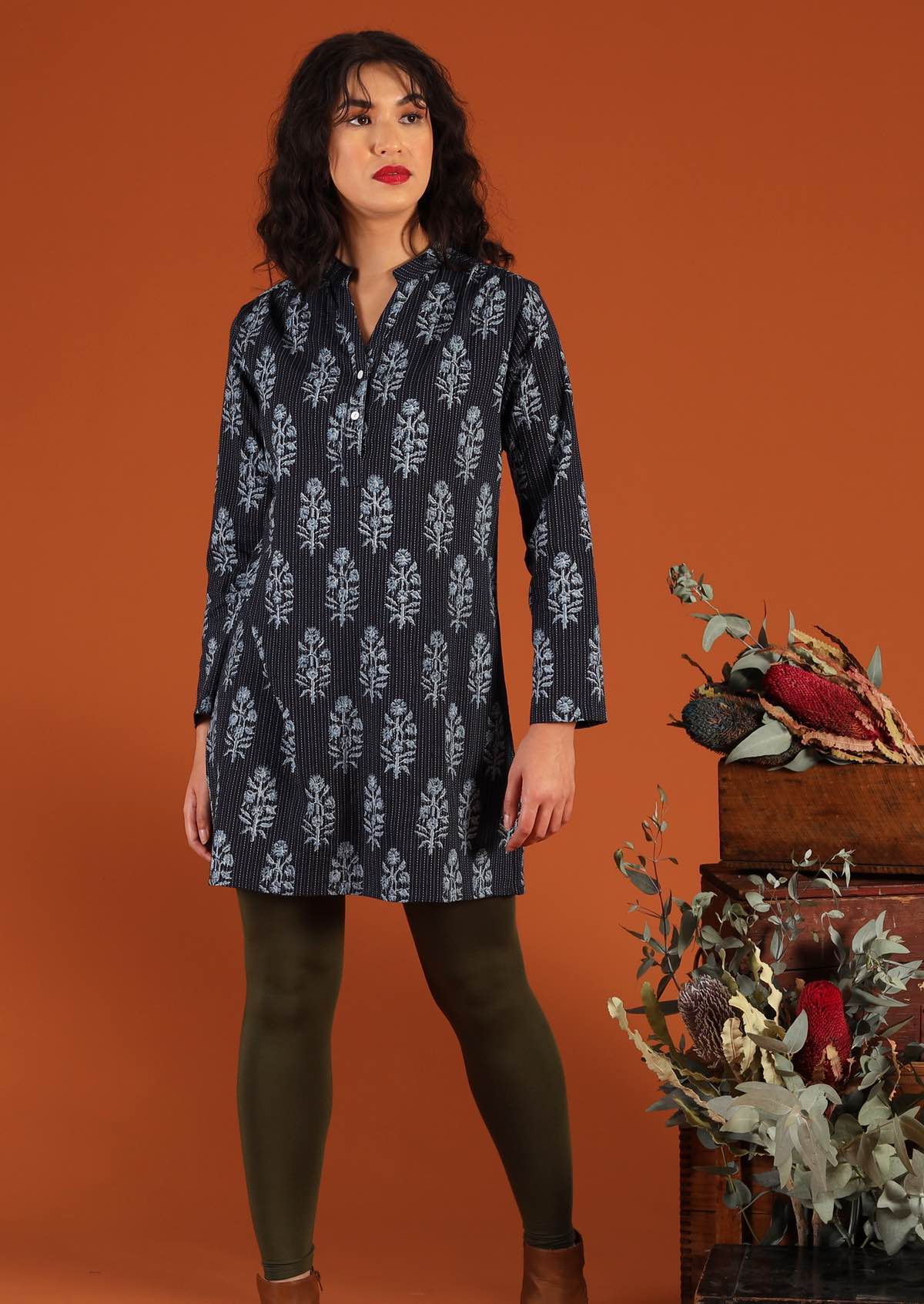 Cotton tunic with mandarin collar and buttons