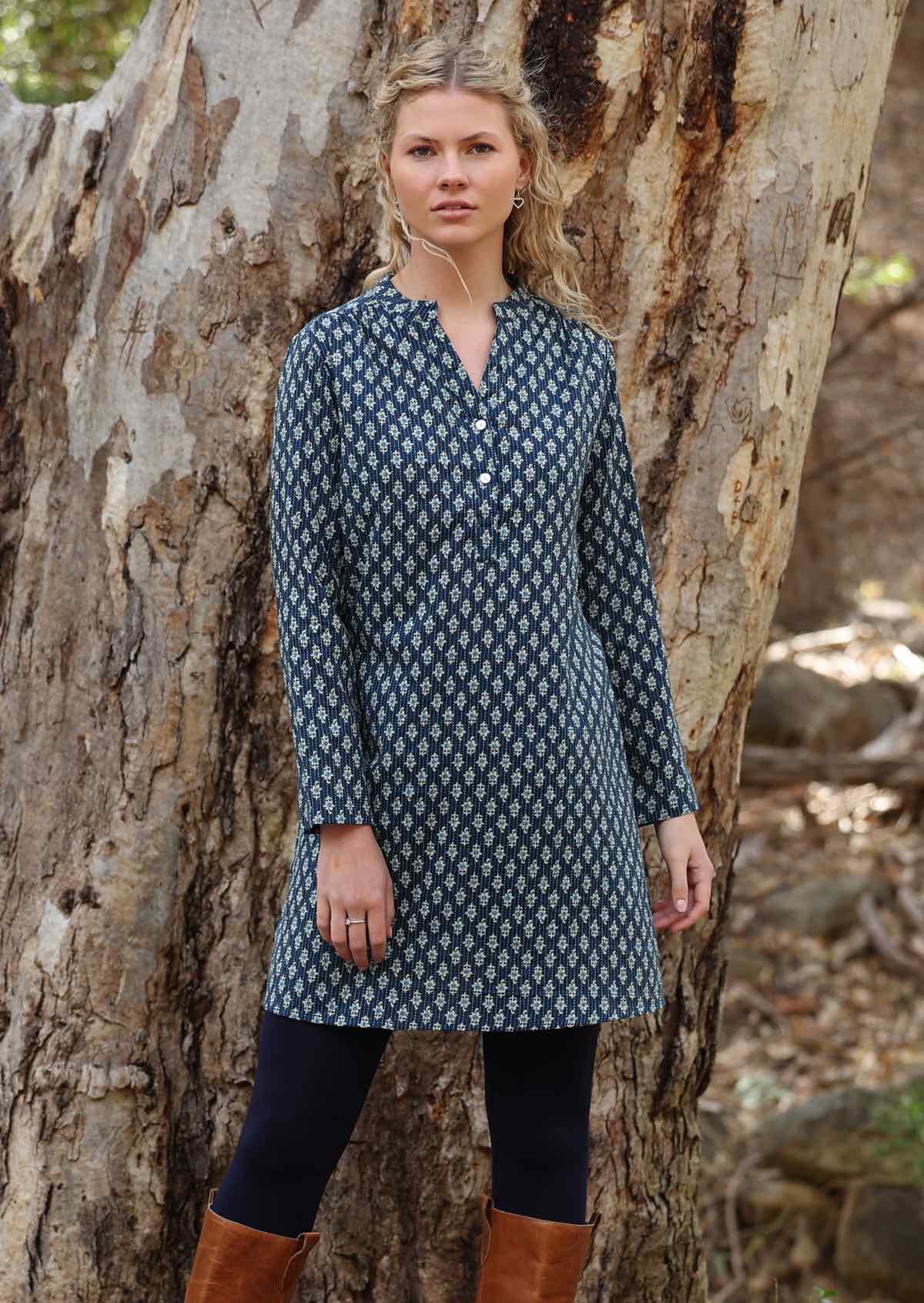 Buttoned bodice cotton tunic with long sleeves and mandarin collar