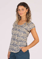Sweet cotton top with round neckline and pin tuck across chest